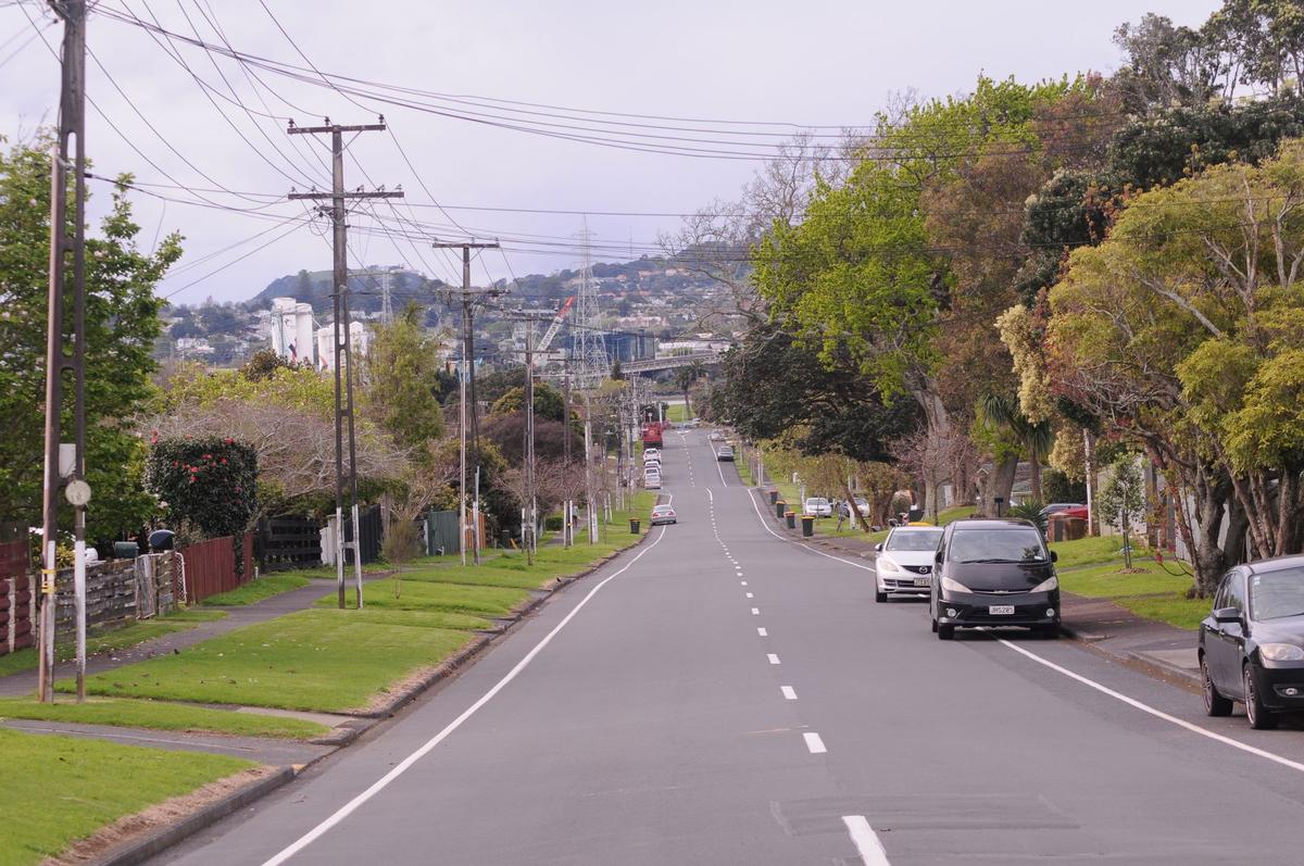 Paul Khor;Not A Soul ;Dead quiet on a residential street