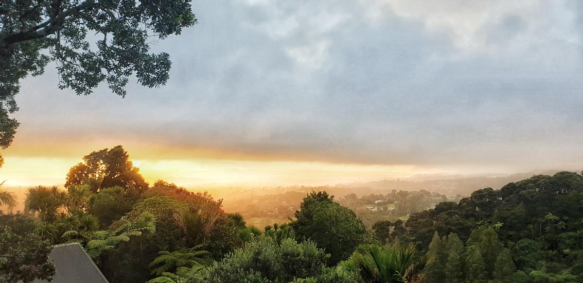 Louise Smith;Moody Auckland