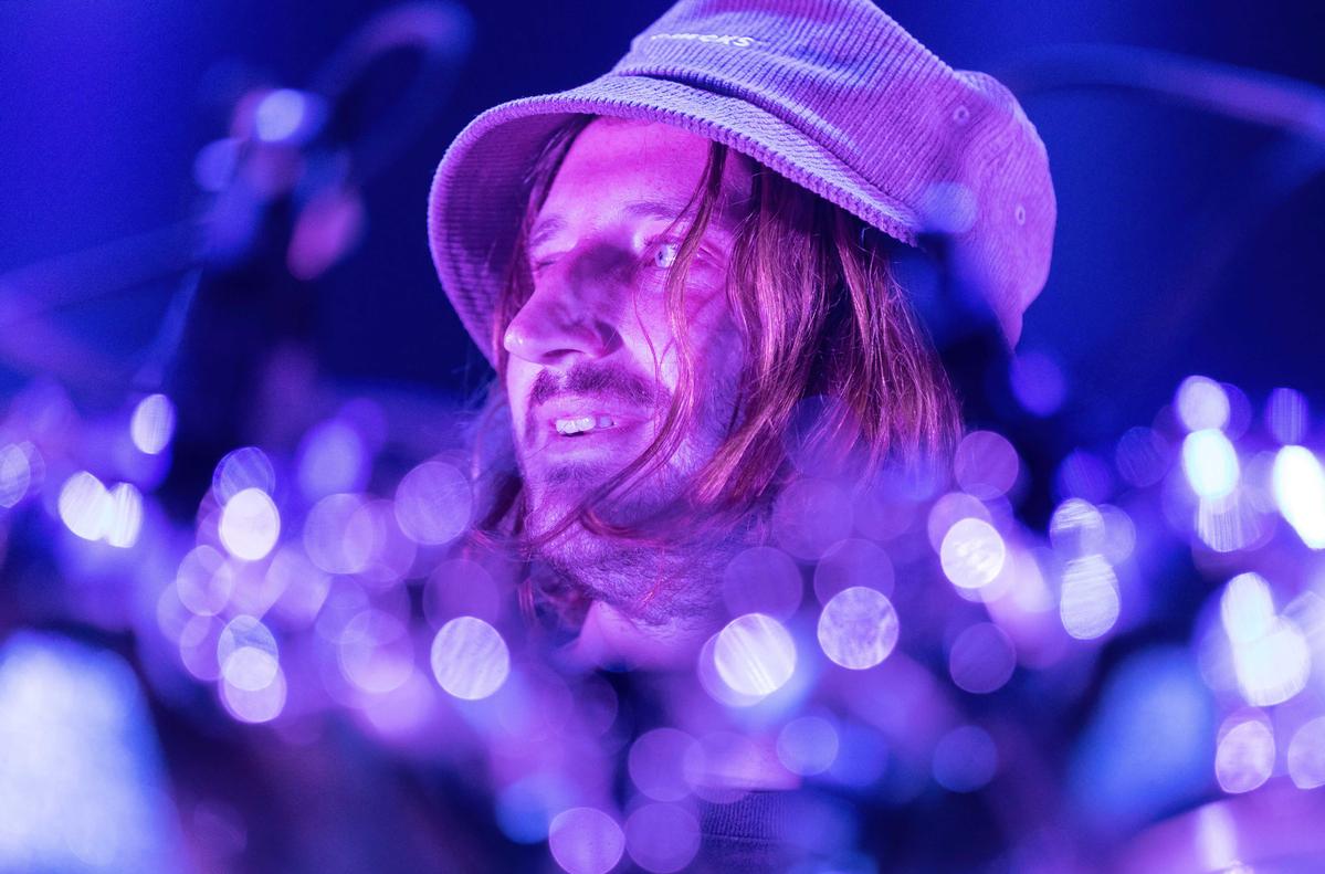 Chris Zwaagdyk;Daily J;Performing at Great Hall, Auckland Town Hall