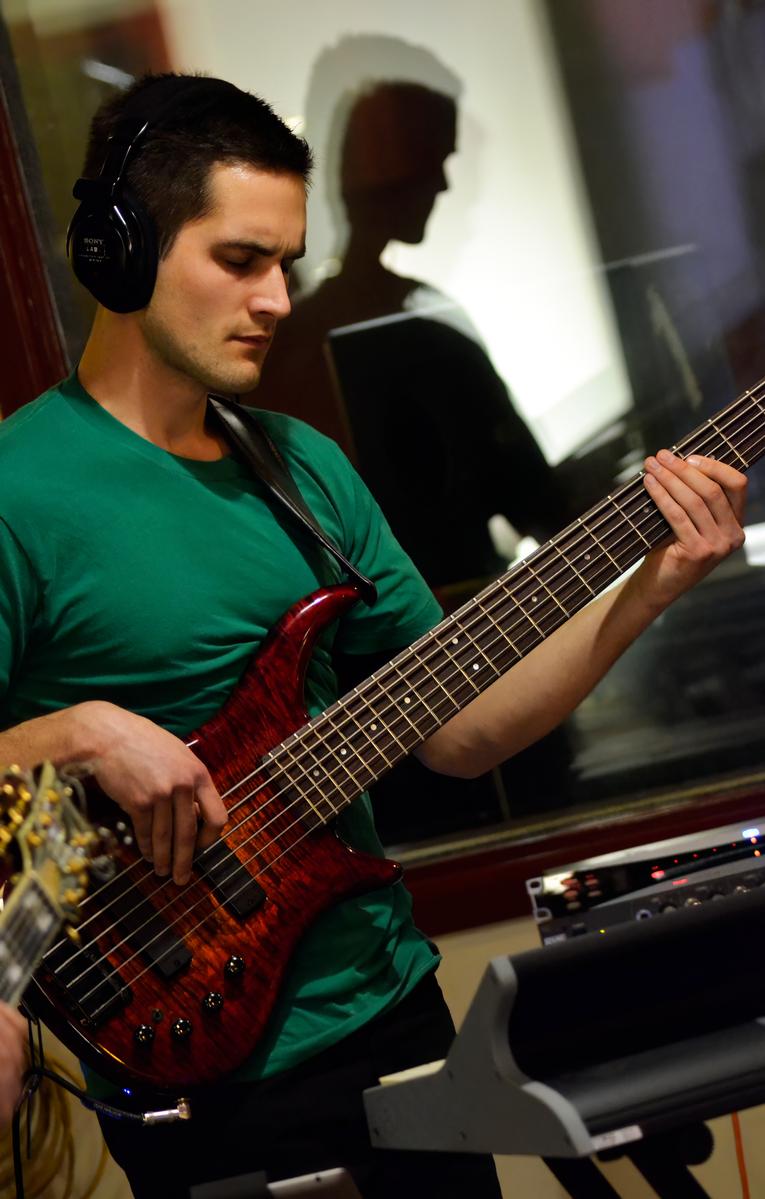 Colin Lunt;Dave Hodgkinson Spiral;Dave Hodgkinson of Spiral Band recording their album What's That Sound?
