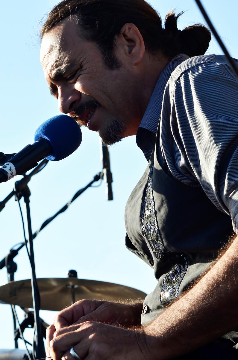Colin Lunt;Grant Haua soul and blues vocalist/guitarist;Grant in session with band Swamp Thing