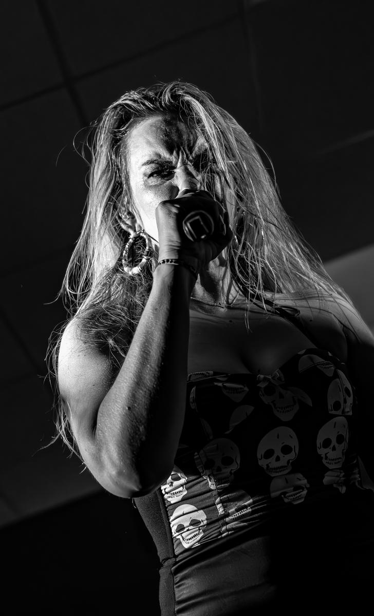 Jessica Barnes; Blissful Photography   Devilskin Jennie Skulander (Vocalist) Mount Maunganui 15th April 2023;Jennie Skulander looking fierce during one of her 'screams'