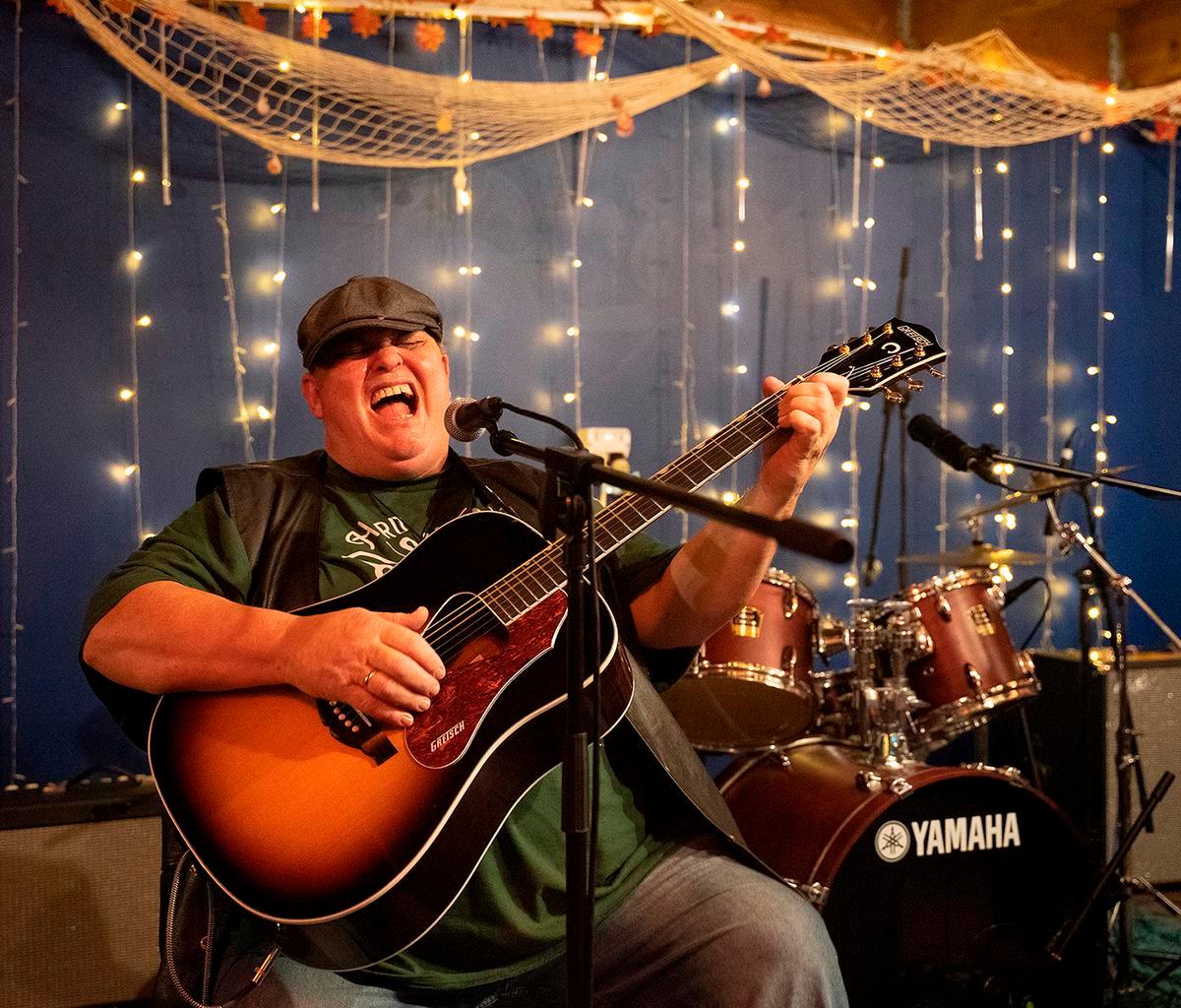 Juelle Hunt;Mark Hill (Fatt Max);Auckland Artist who brings a mix of old skool blues with a twist of comedy, shot at the Nauti Penguin for the Bay of Islands Jazz & Blues Festival.