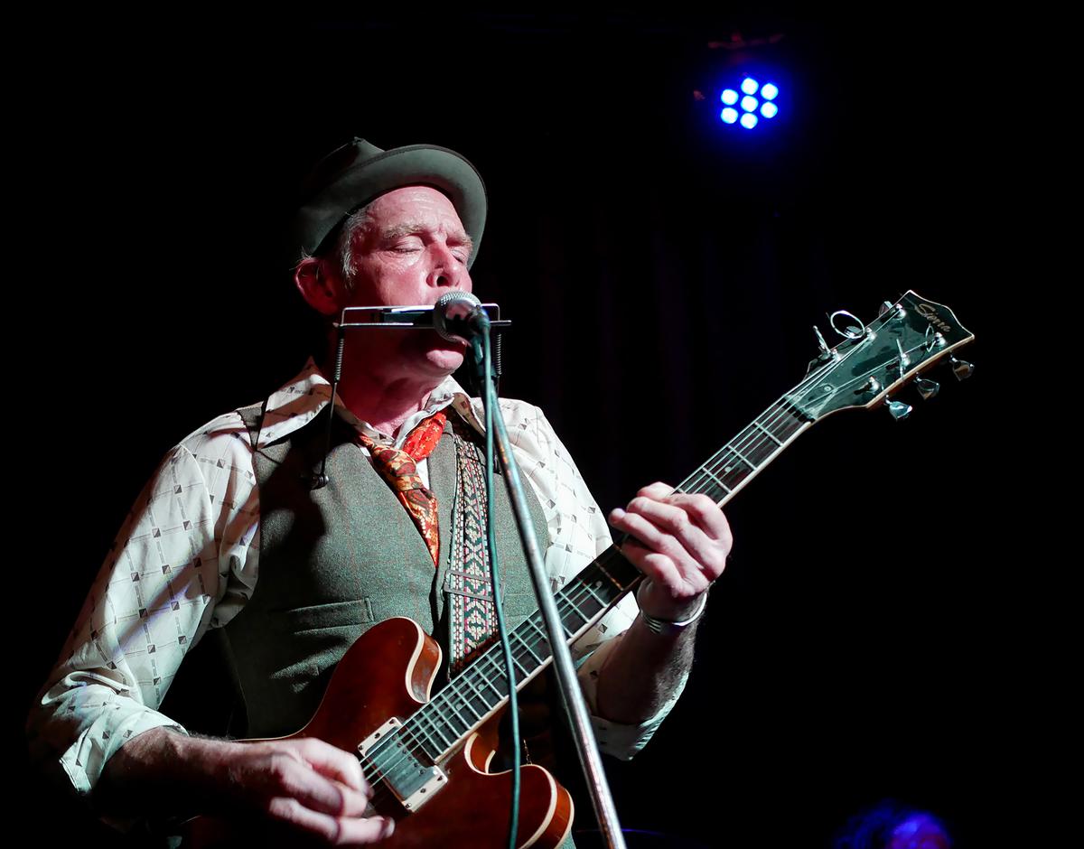 Juelle Hunt;Hurricane Shayn Wills ;Shayn is an amazing blues artist who has done support actgs for the greats Albert King, Canned Heat to name a few, this photo was shot at The Thirsty Dog for the Auckland Blues Music Club.