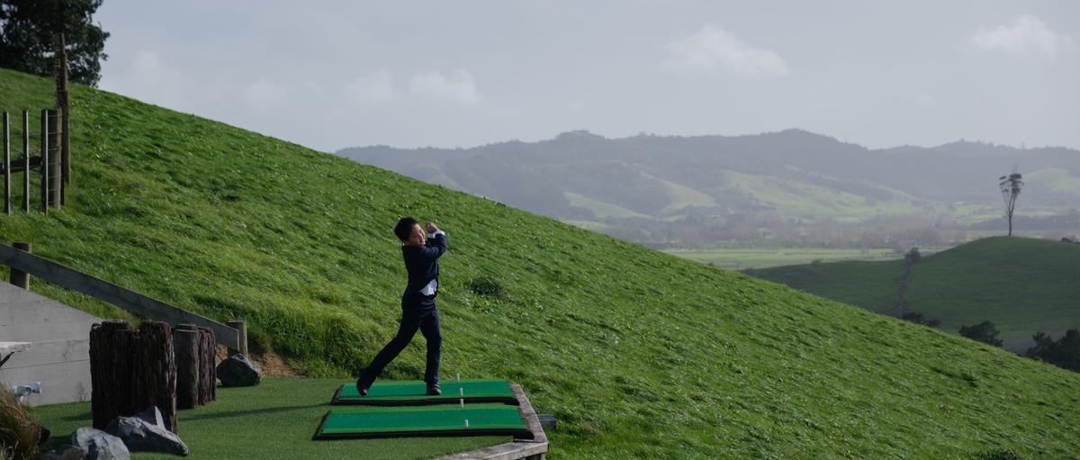 Minxi Sun;Golfer;A golfer without golf clubs