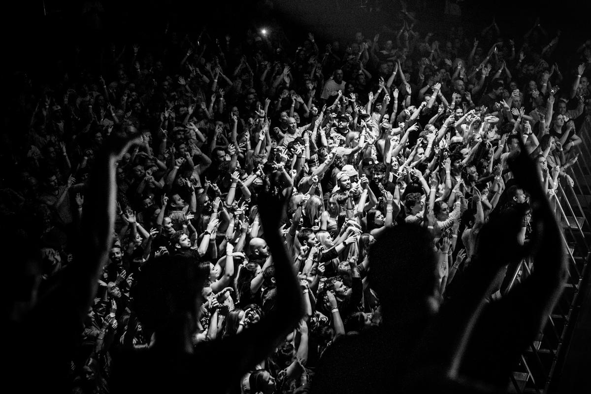 Bevan Triebels; Feeling the Beat; Crowd dancing to the beats of Rudimental