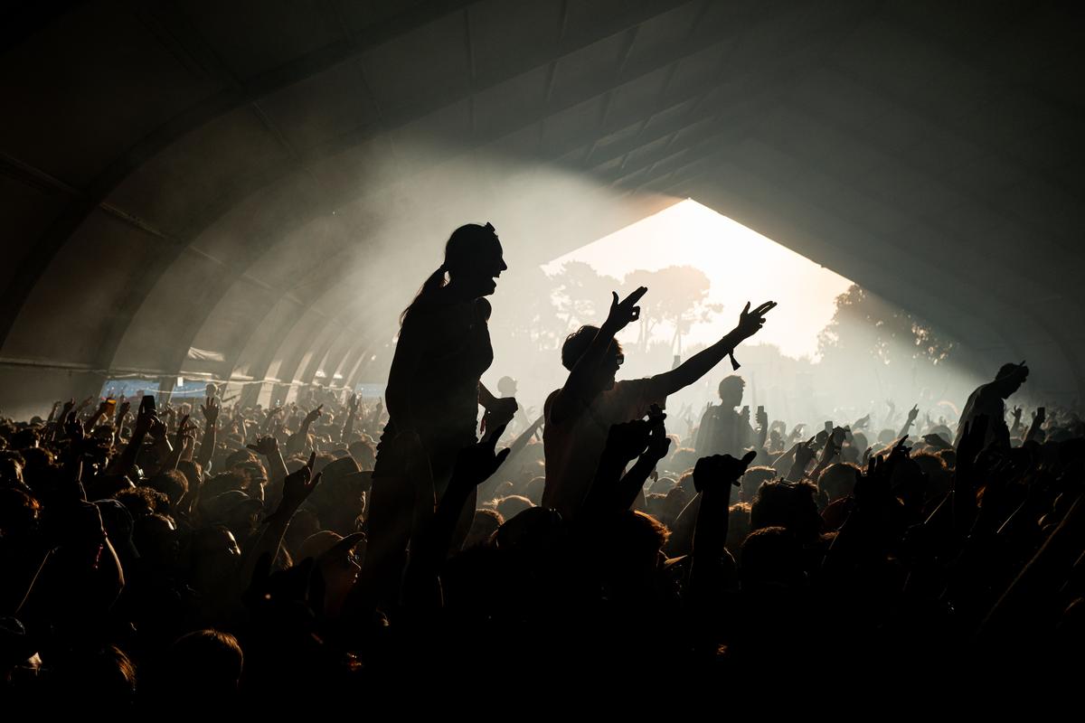 Lucas Perelini; Crowd in the Hanger Electric Ave 2026