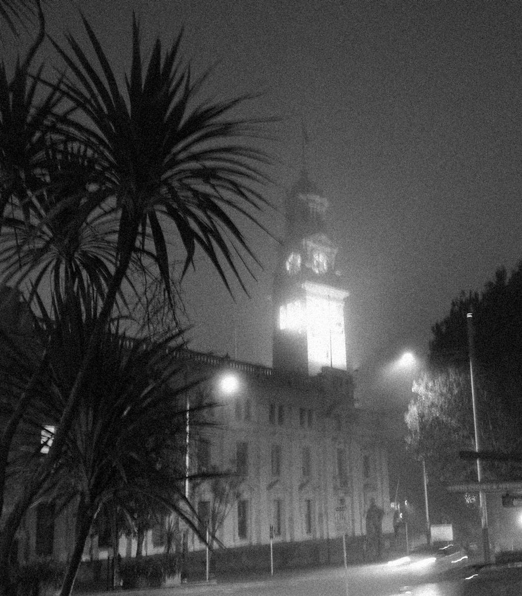 Anish Jadhav;Misty morning at the Auckland Town Hall