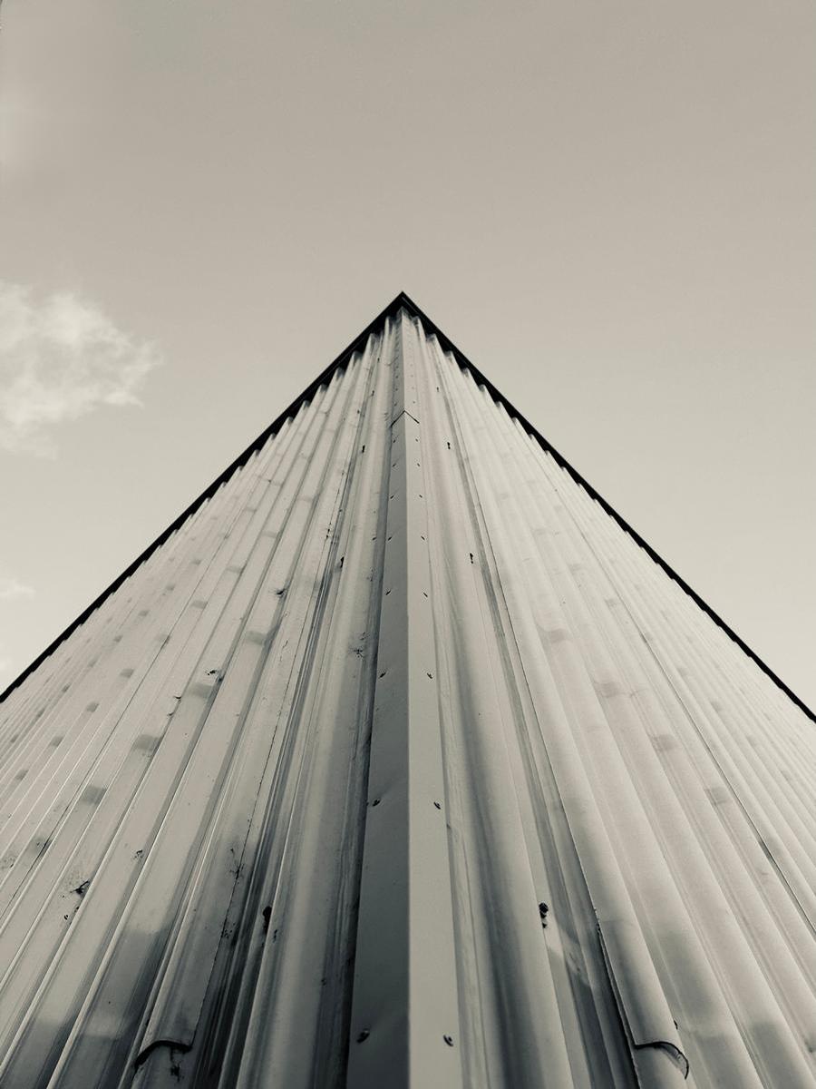 Ashton Leung;The edge of sky
