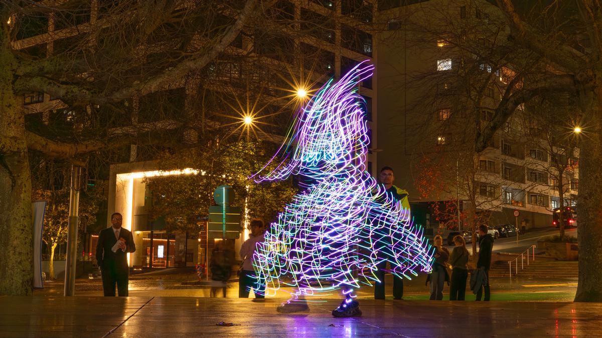 Martin Heffer;LED dancer