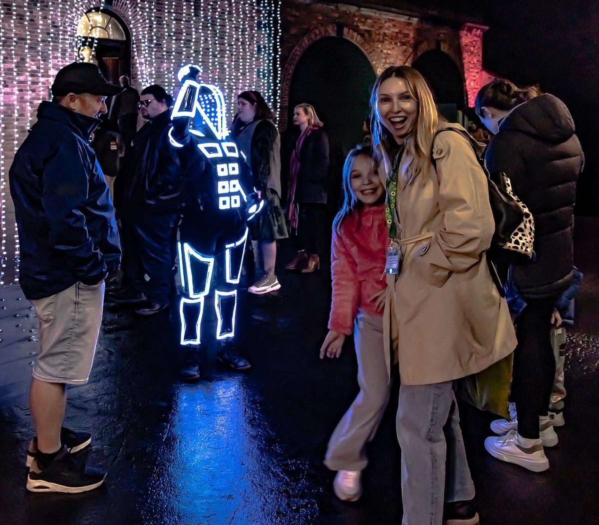 MARGARET VICKERS;MAN IN LIGHTS AFTER DARK