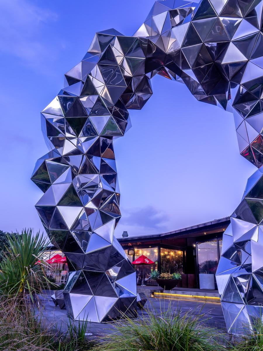 Sarah Macmillan;Crazy Arch