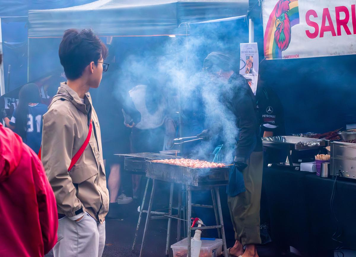 Sora Waningsinggel;Enchanted by the Smoky Aroma