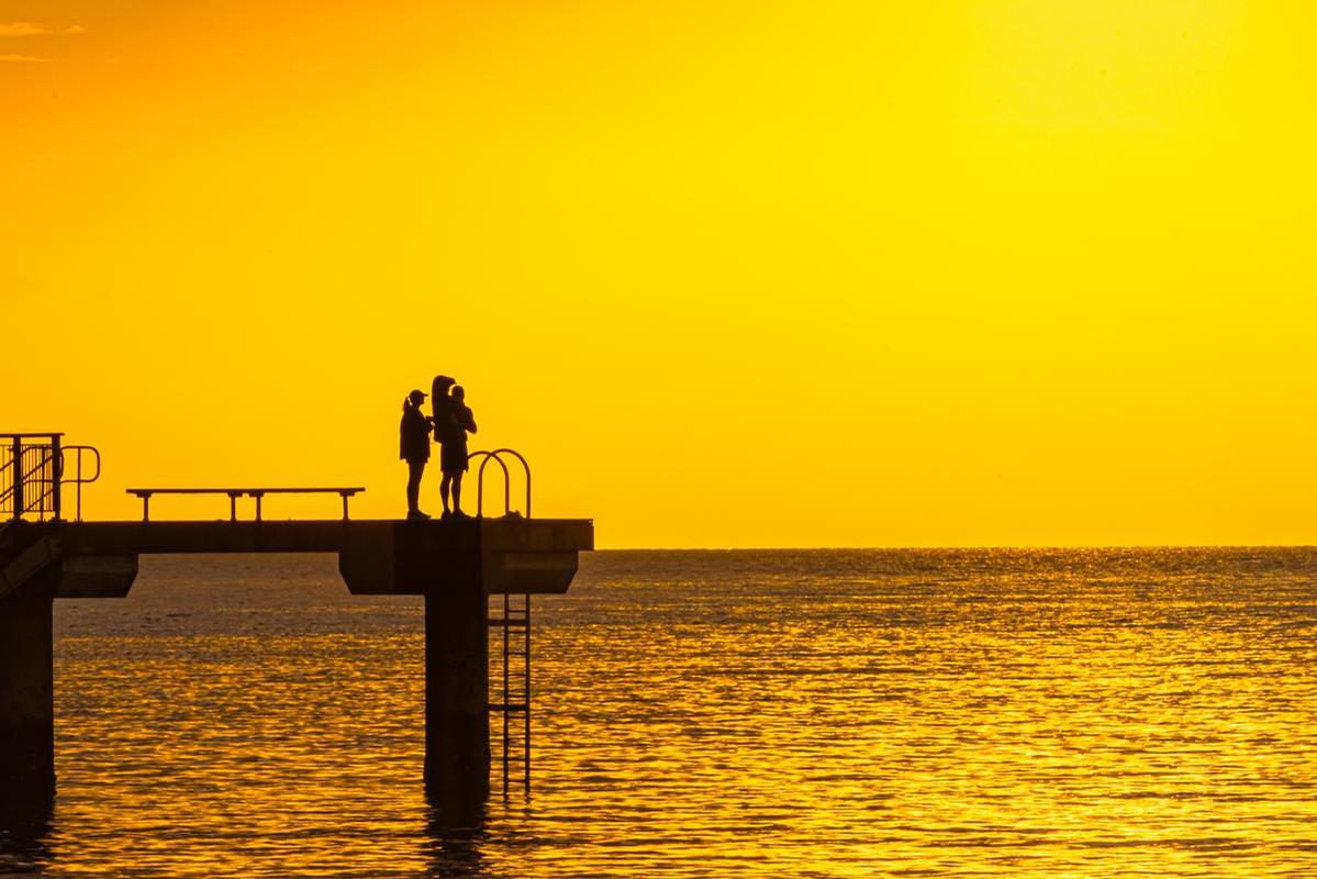 Anna Song;Golden Hour Solitude