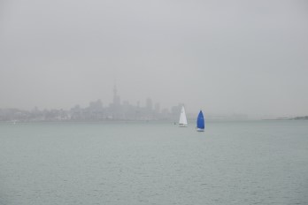 Xueweihe Xueweihe;The drizzling rain curtained the Auckland.