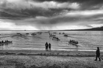 Sora Joseph Waningsinggel;Waka Race at Takapuna Beach