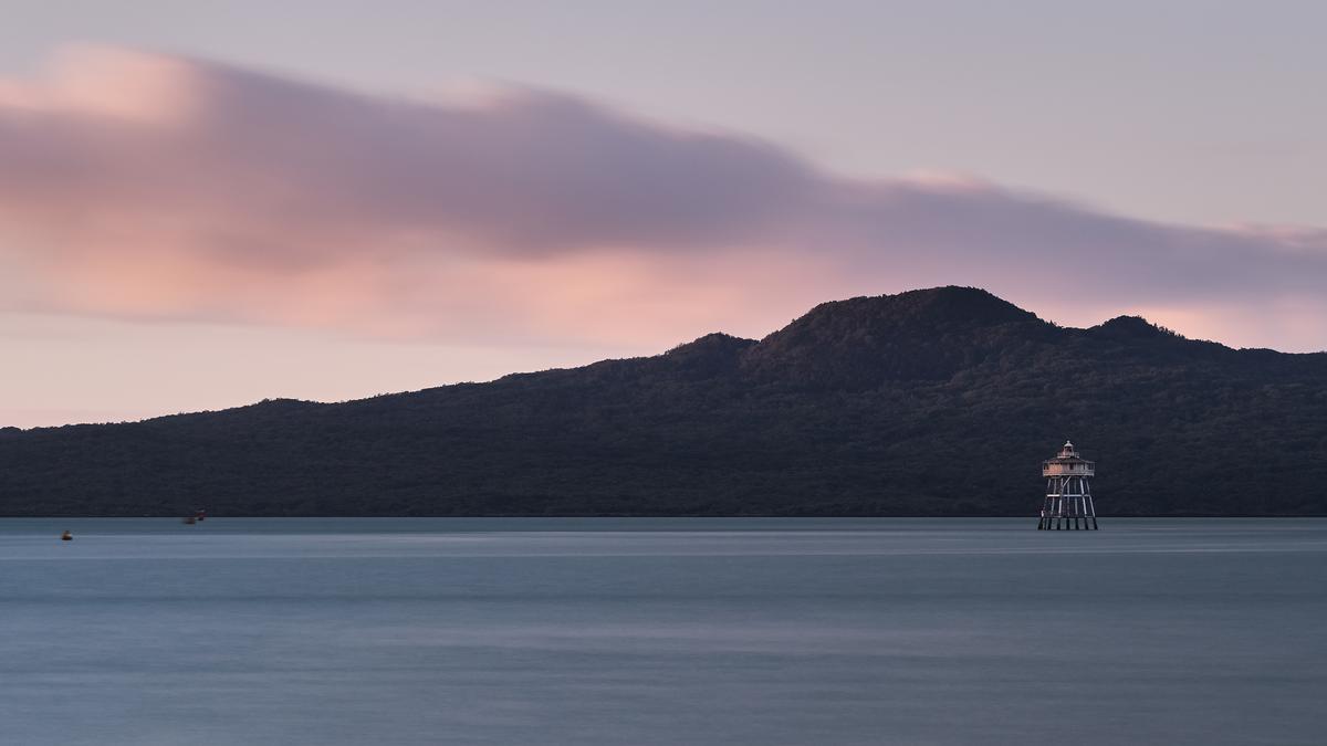 Tom Stehlik;Last Light Over Rangitoto